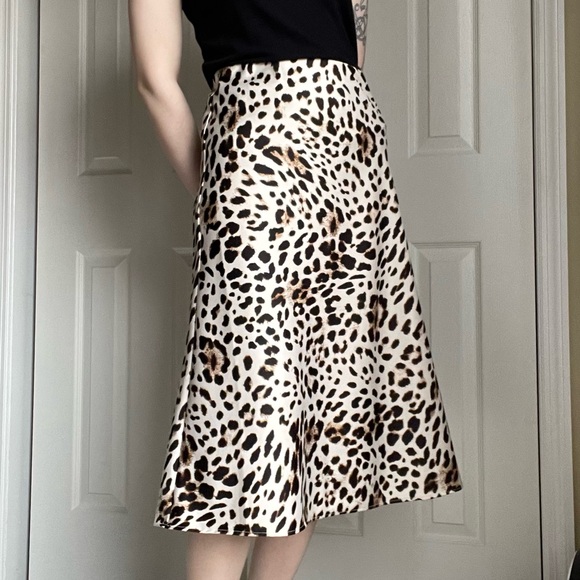 LOFT Dresses & Skirts - Leopard Print Midi Skirt